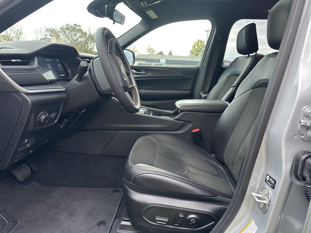 new 2025 Jeep Grand Cherokee car, priced at $46,730