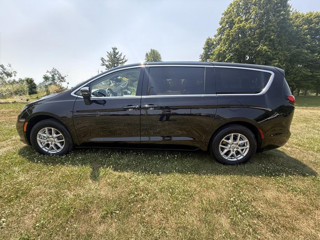 used 2024 Chrysler Pacifica car, priced at $31,491
