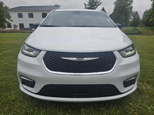 new 2025 Chrysler Pacifica car, priced at $50,615