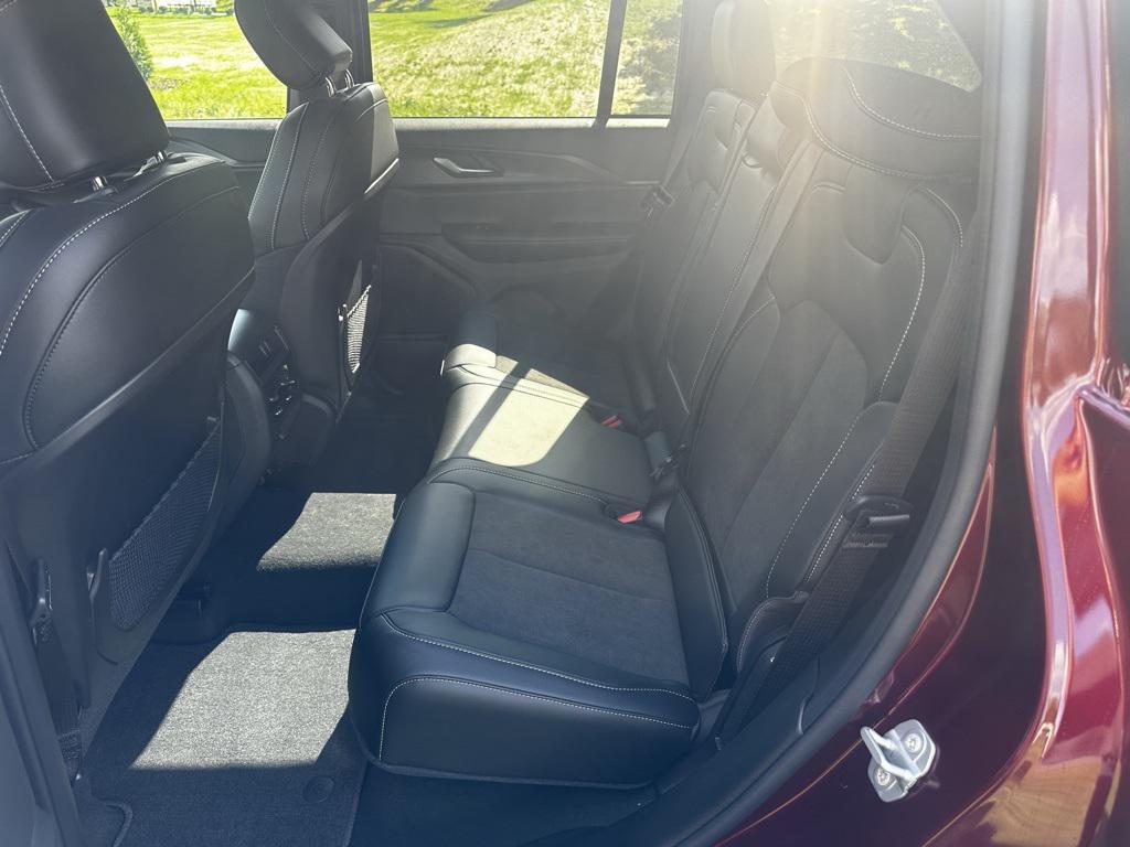 new 2025 Jeep Grand Cherokee car, priced at $46,730