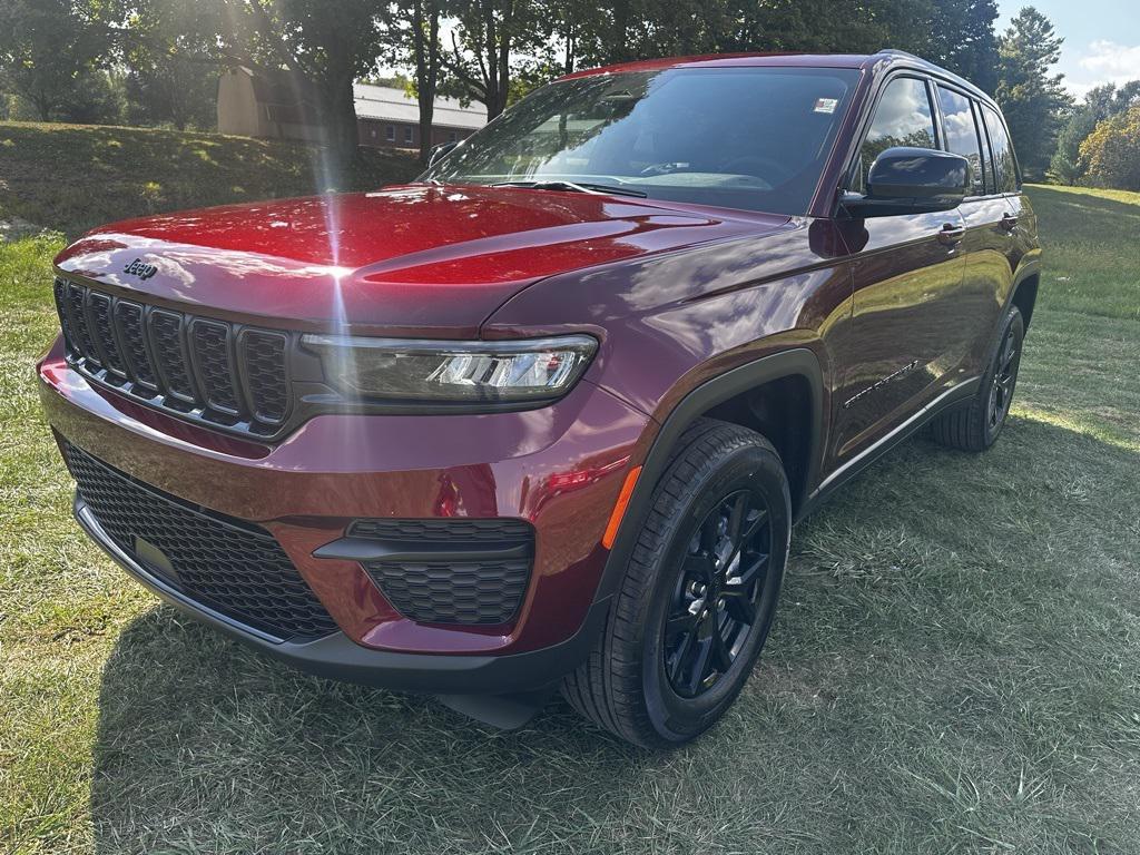 new 2025 Jeep Grand Cherokee car, priced at $46,730