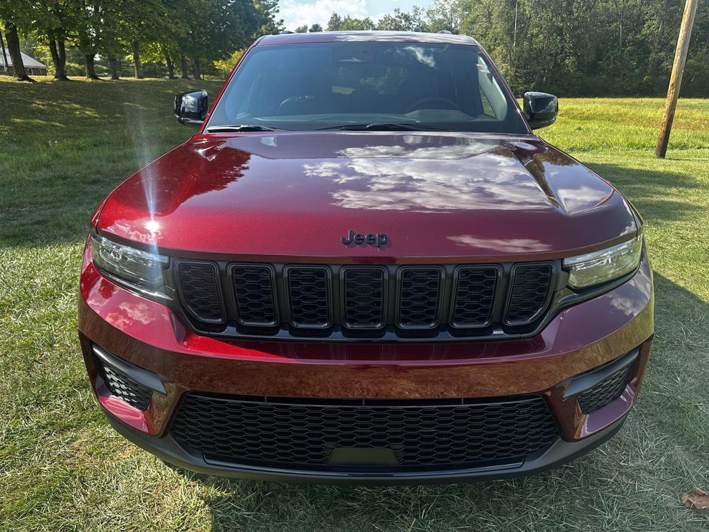 new 2025 Jeep Grand Cherokee car, priced at $46,730