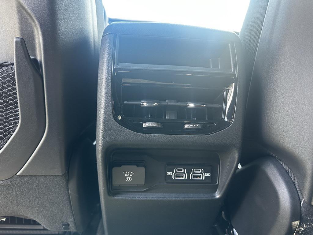 new 2025 Jeep Grand Cherokee car, priced at $46,730