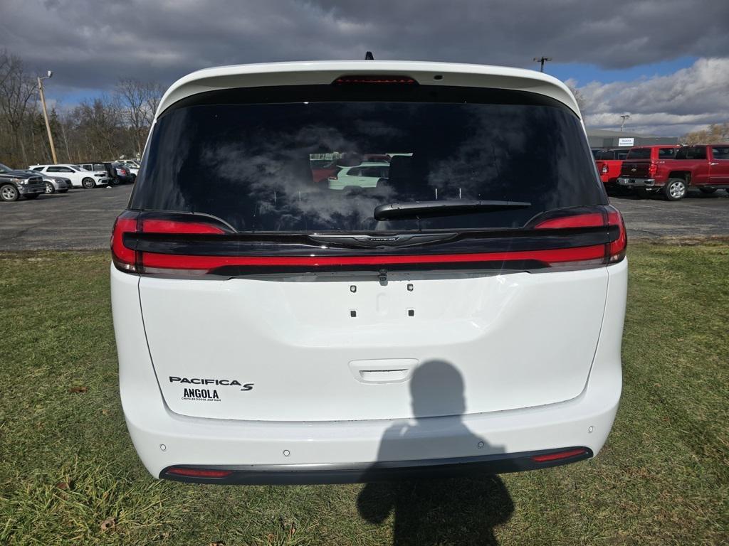 new 2026 Chrysler Pacifica car, priced at $49,780