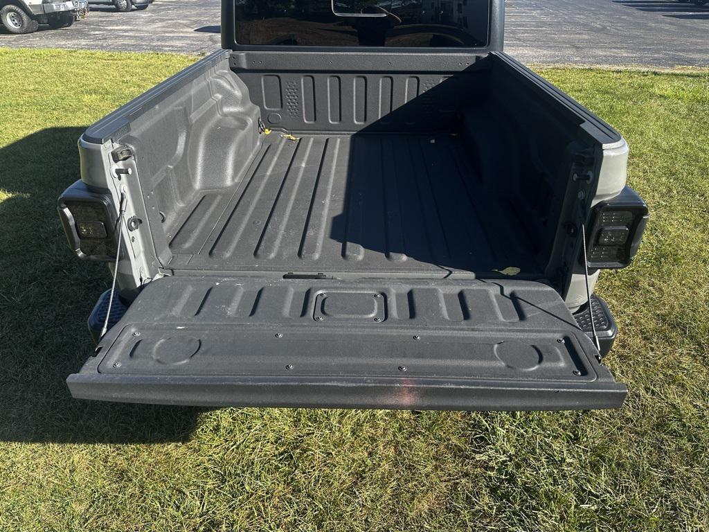 used 2022 Jeep Gladiator car, priced at $27,452