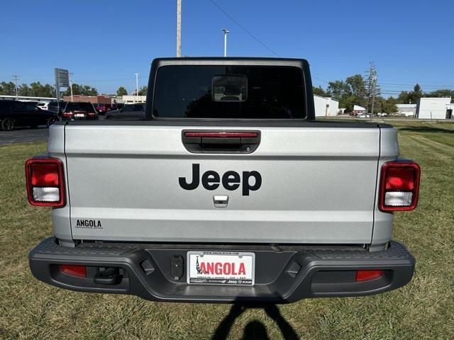 new 2024 Jeep Gladiator car, priced at $48,705