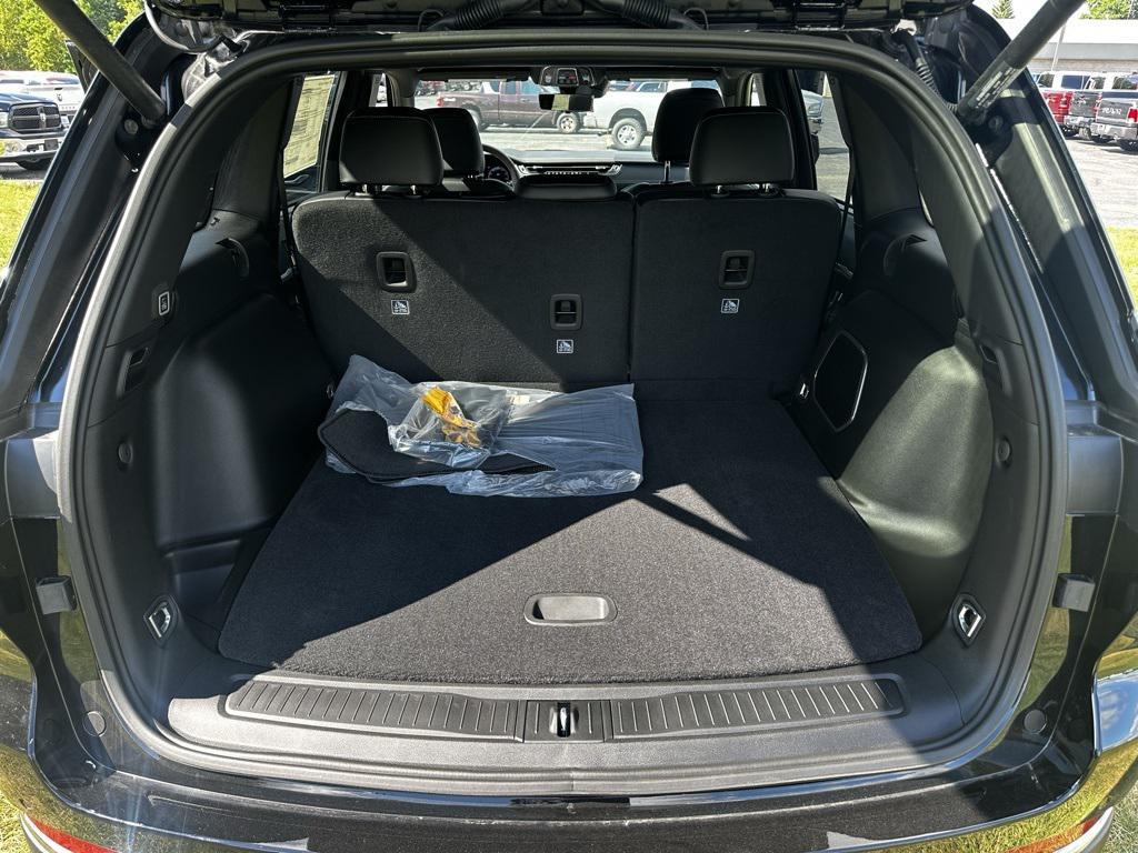 new 2025 Jeep Grand Cherokee car