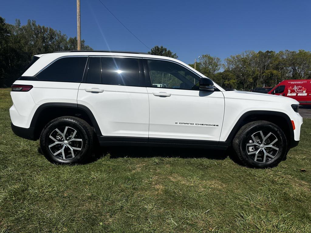 new 2025 Jeep Grand Cherokee car, priced at $49,415
