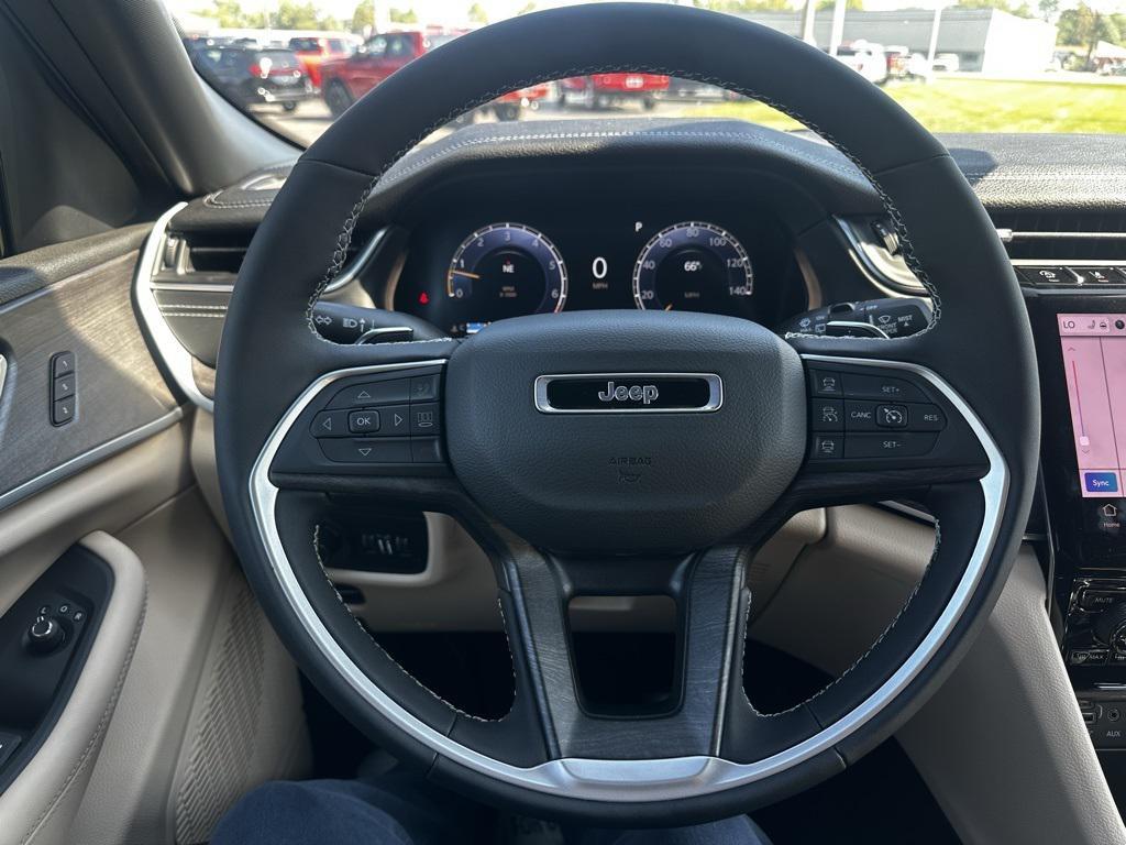 new 2025 Jeep Grand Cherokee car, priced at $49,415