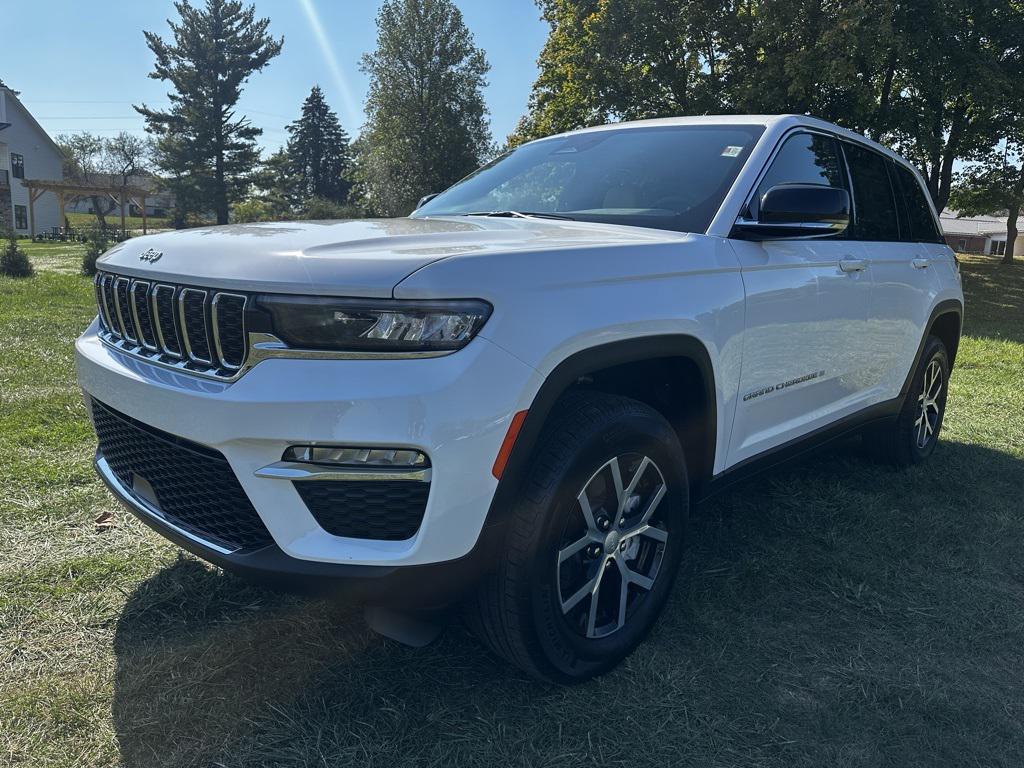 new 2025 Jeep Grand Cherokee car, priced at $49,415