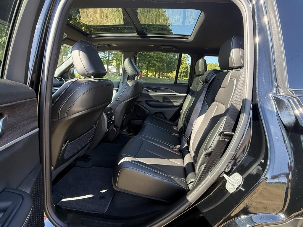 new 2025 Jeep Grand Cherokee car