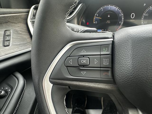 new 2025 Jeep Grand Cherokee car, priced at $50,010