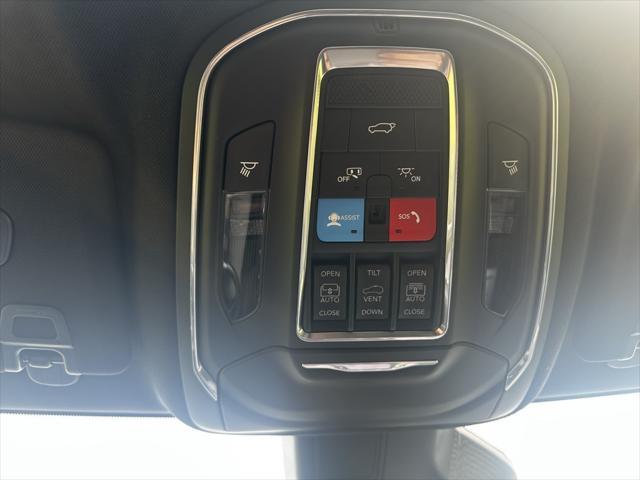 new 2025 Jeep Grand Cherokee car, priced at $50,010