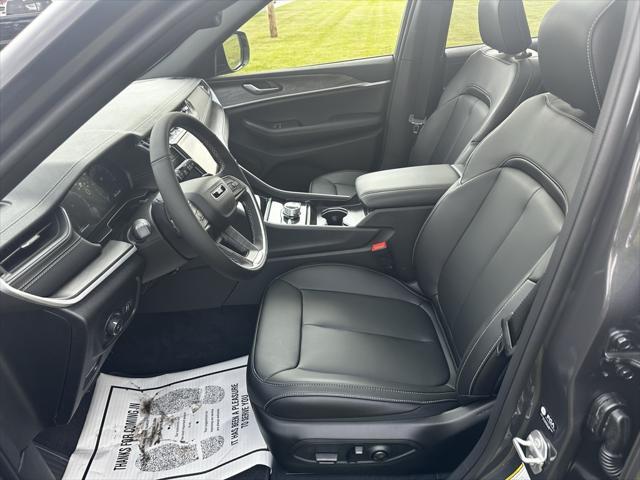 new 2025 Jeep Grand Cherokee car, priced at $50,010