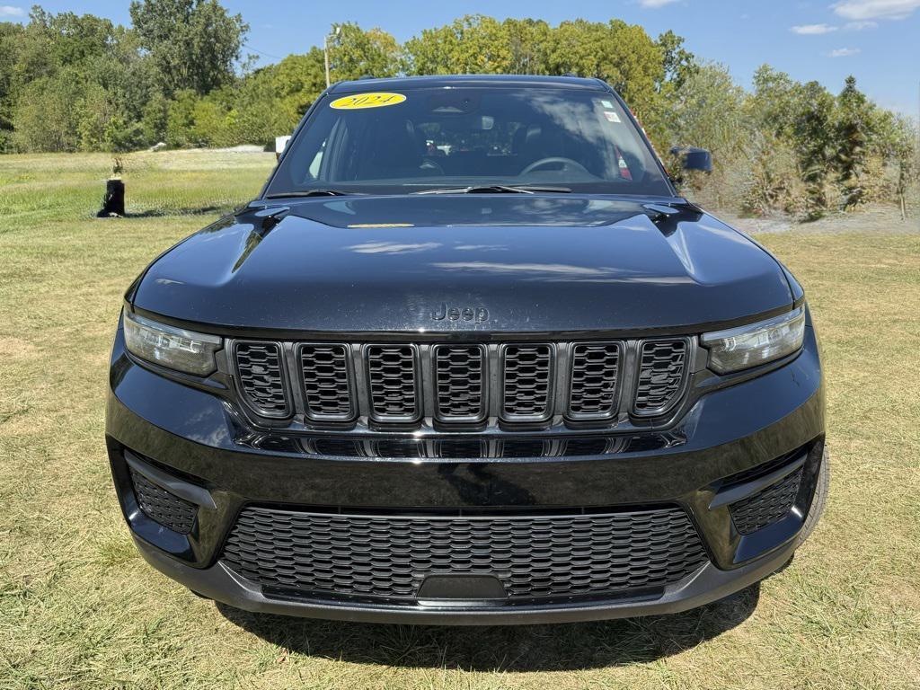 used 2024 Jeep Grand Cherokee car, priced at $29,892