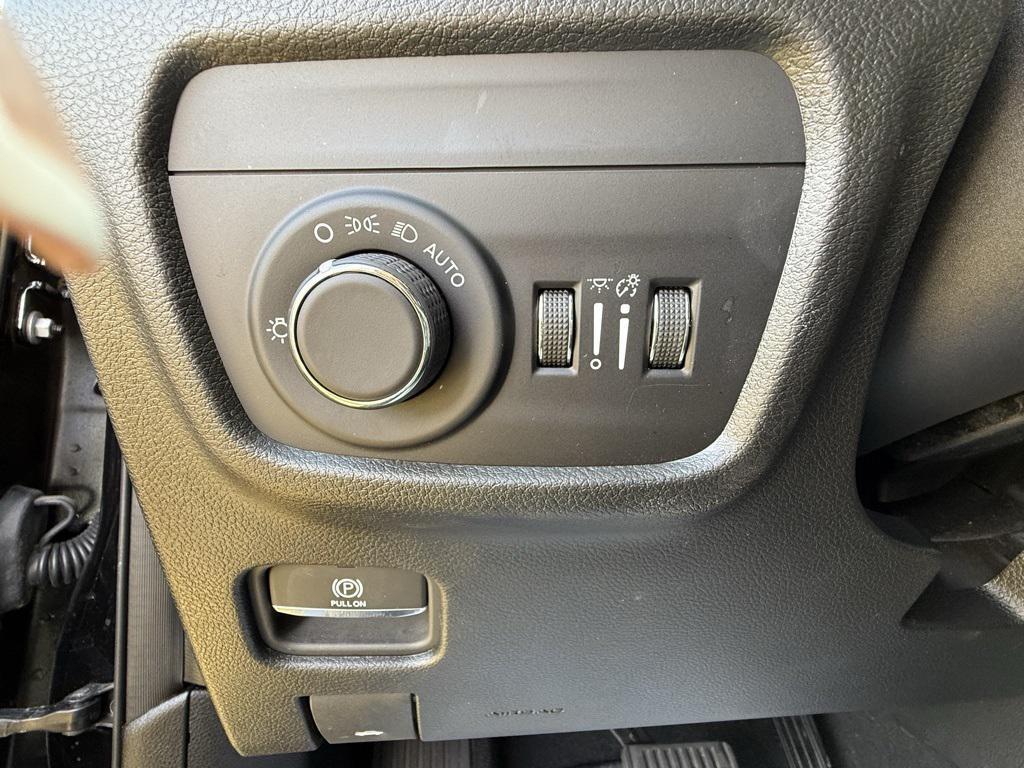 used 2024 Jeep Grand Cherokee car, priced at $29,892