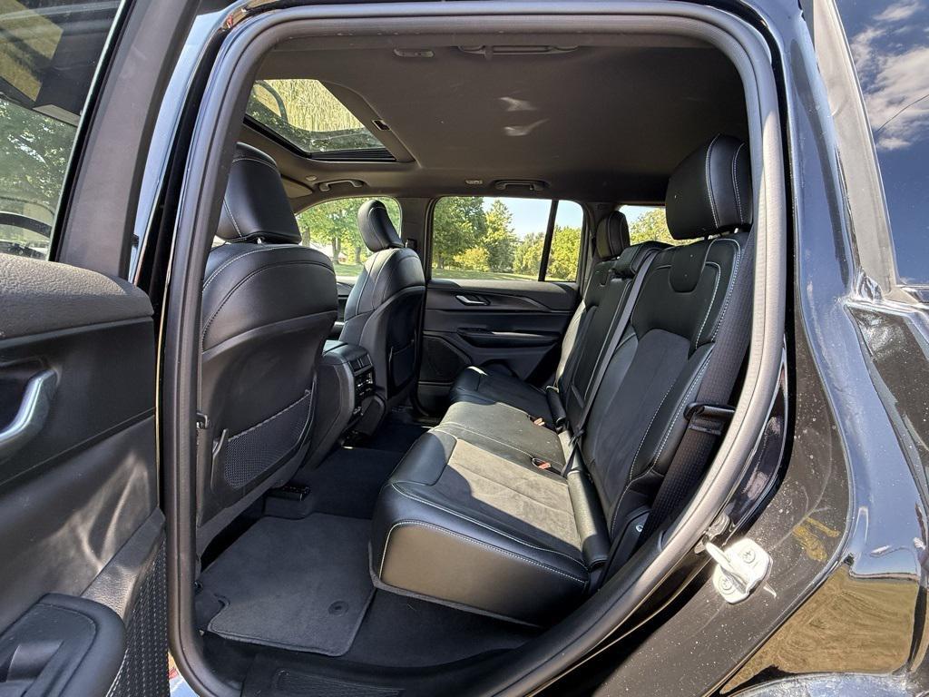 used 2024 Jeep Grand Cherokee car, priced at $29,892