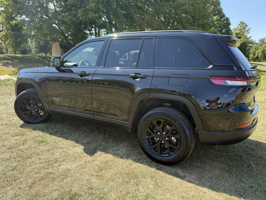 used 2024 Jeep Grand Cherokee car, priced at $29,892