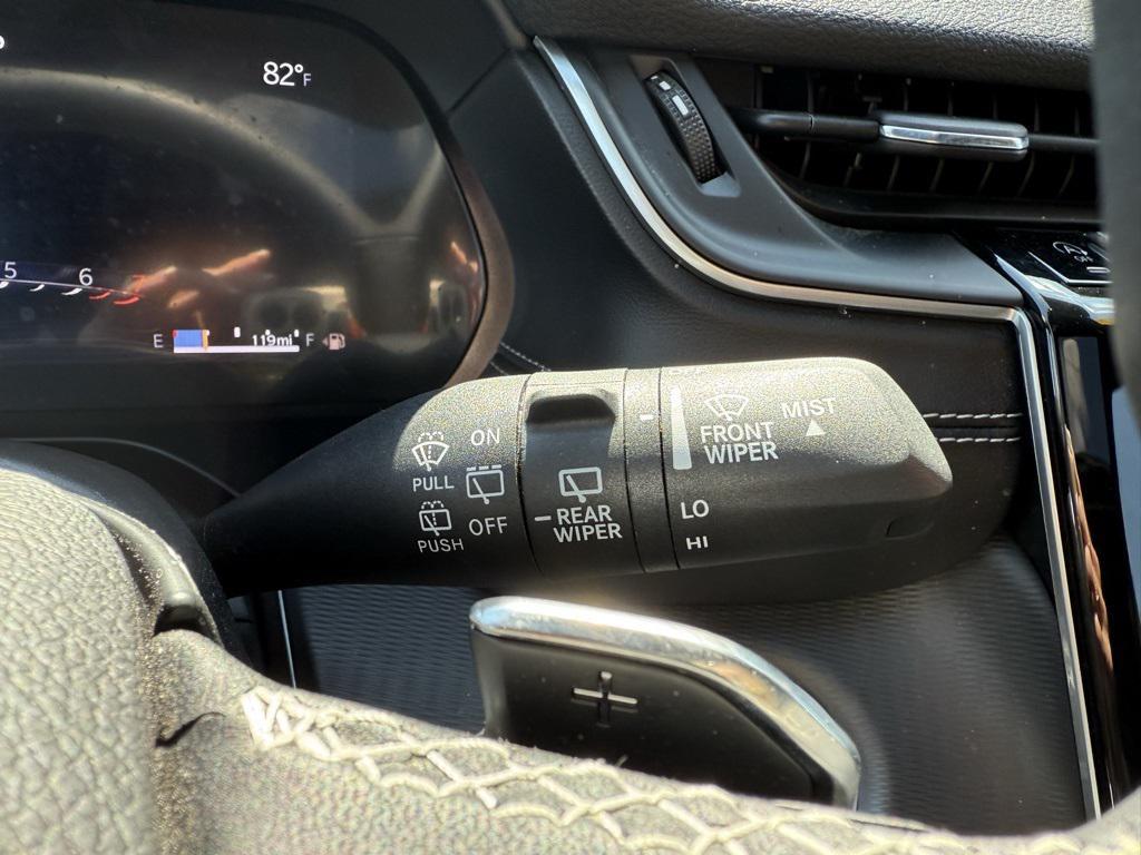 used 2024 Jeep Grand Cherokee car, priced at $29,892