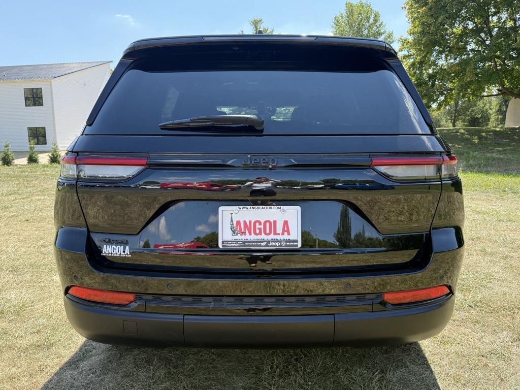 used 2024 Jeep Grand Cherokee car, priced at $29,892