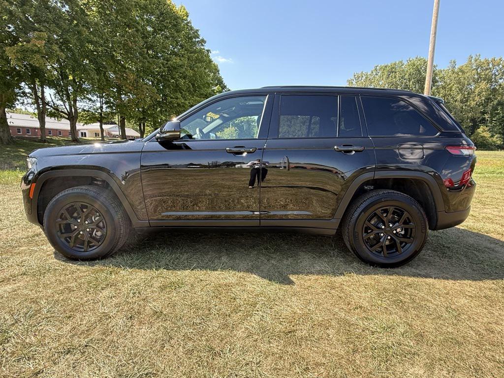 used 2024 Jeep Grand Cherokee car, priced at $29,892