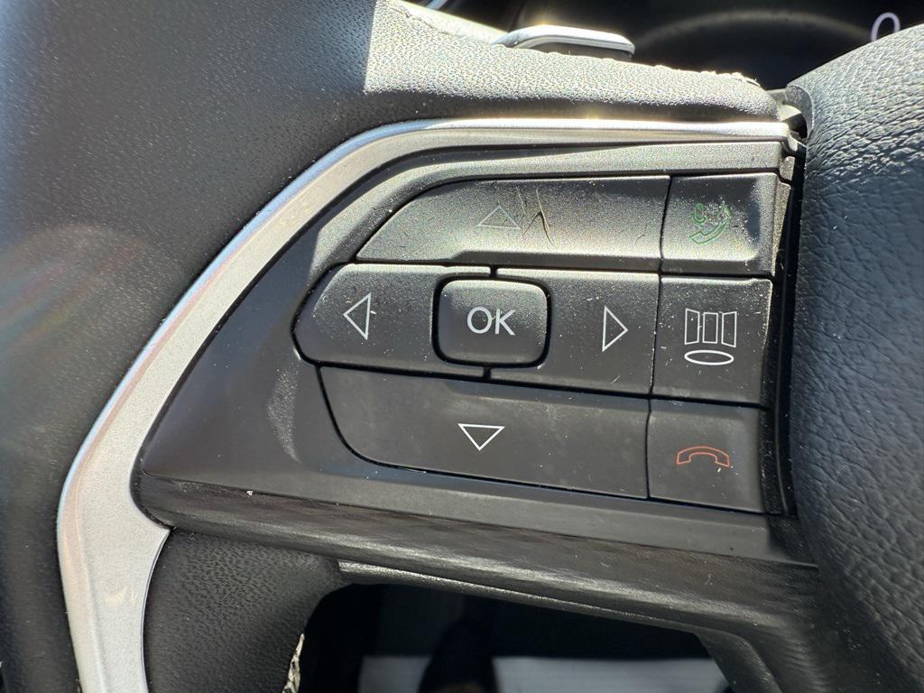 used 2024 Jeep Grand Cherokee car, priced at $29,892