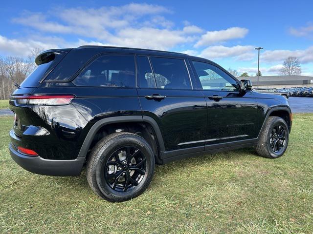 new 2025 Jeep Grand Cherokee car, priced at $47,525