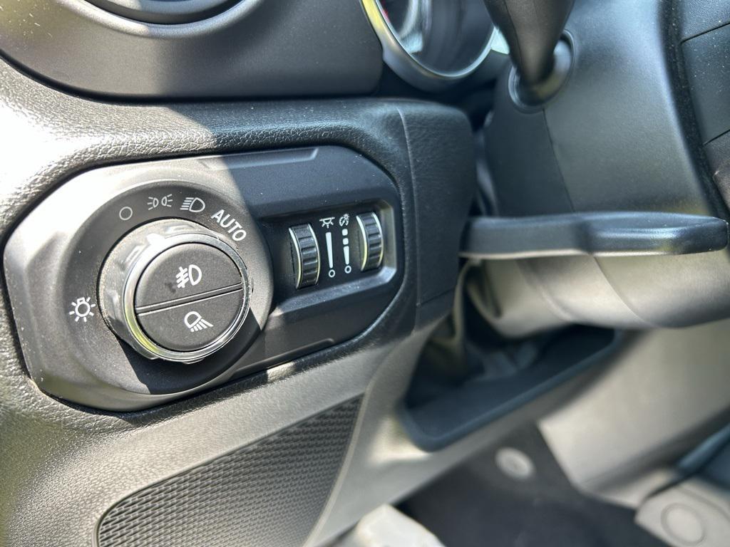 used 2022 Jeep Gladiator car, priced at $31,846