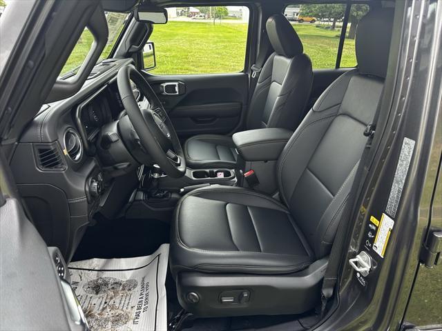 new 2025 Jeep Gladiator car, priced at $51,005