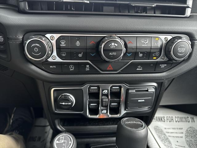 new 2025 Jeep Gladiator car, priced at $51,005