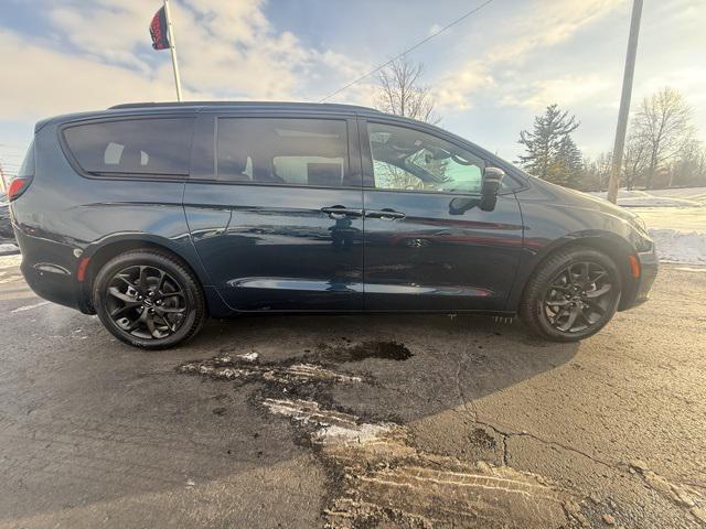 new 2025 Chrysler Pacifica car, priced at $53,040