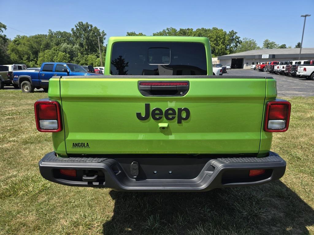 new 2025 Jeep Gladiator car, priced at $52,915