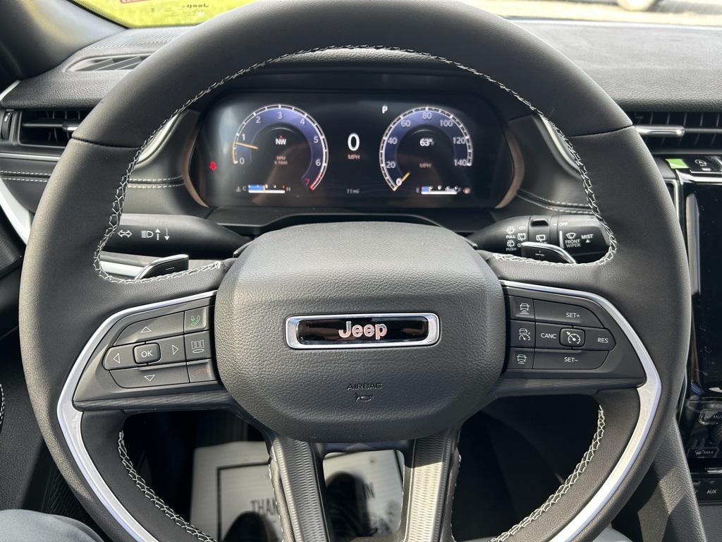 new 2025 Jeep Grand Cherokee car, priced at $46,730
