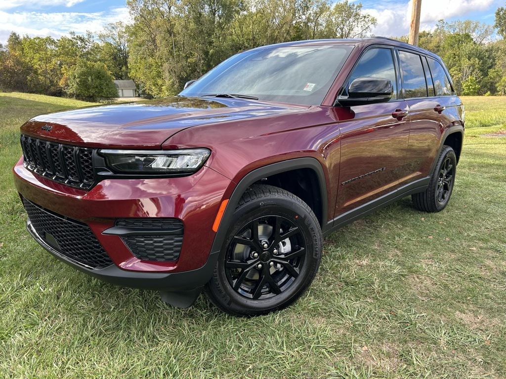 new 2025 Jeep Grand Cherokee car, priced at $46,730