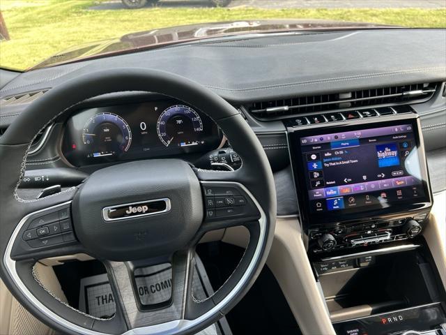 new 2025 Jeep Grand Cherokee car, priced at $50,010