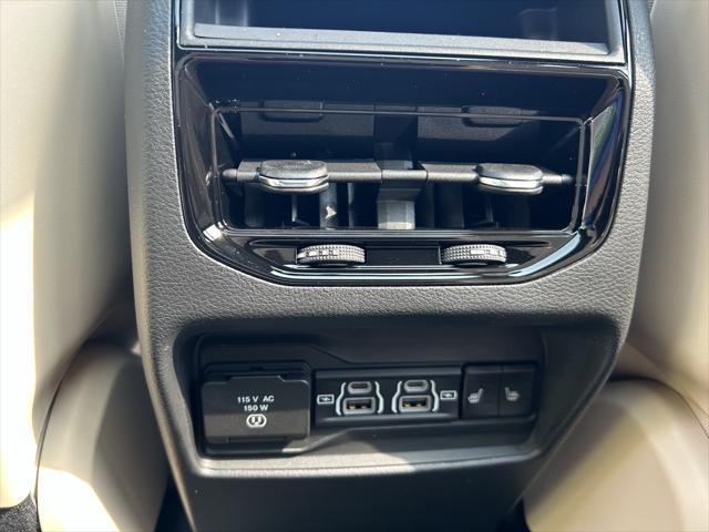 new 2025 Jeep Grand Cherokee car, priced at $50,010