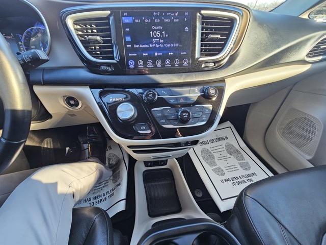 used 2017 Chrysler Pacifica car, priced at $14,977