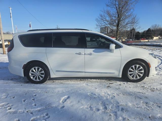 used 2017 Chrysler Pacifica car, priced at $14,977