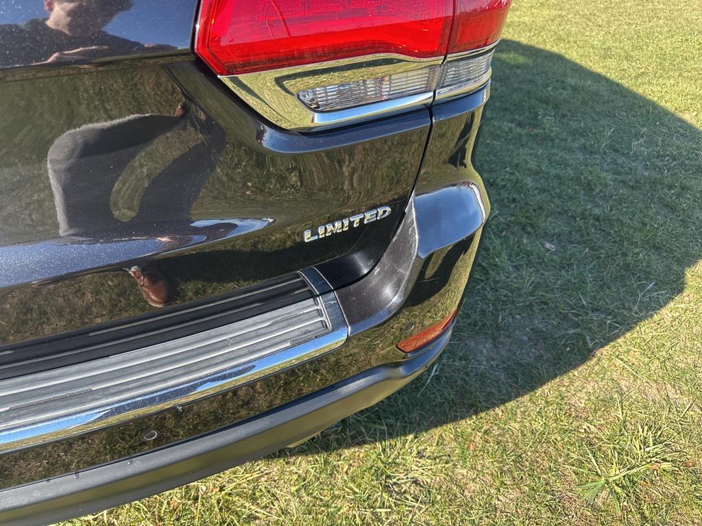 used 2015 Jeep Grand Cherokee car, priced at $13,979