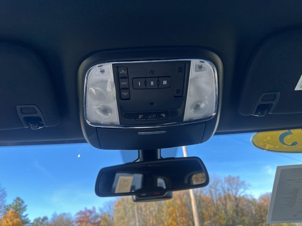 used 2015 Jeep Grand Cherokee car, priced at $13,979