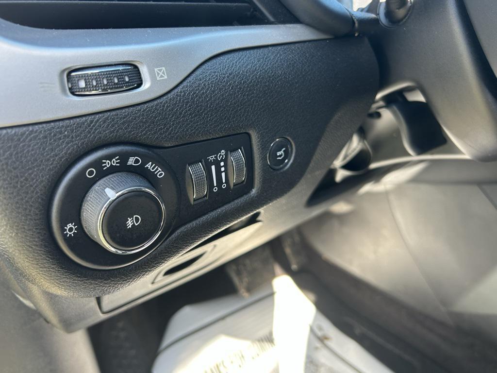 used 2018 Jeep Cherokee car, priced at $13,459