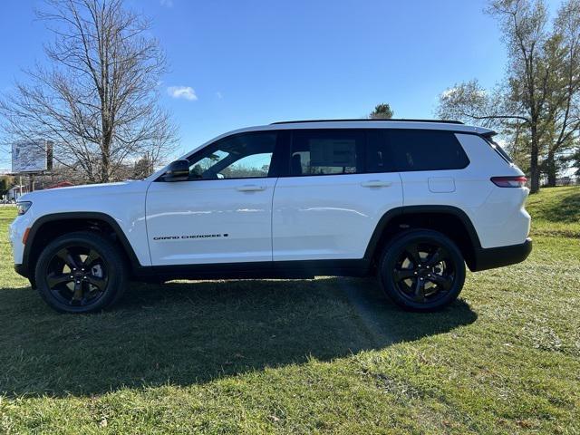 new 2025 Jeep Grand Cherokee car, priced at $54,040