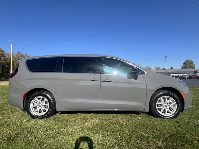 new 2025 Chrysler Pacifica car, priced at $47,815