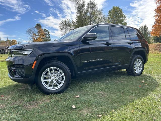 new 2025 Jeep Grand Cherokee car, priced at $43,970