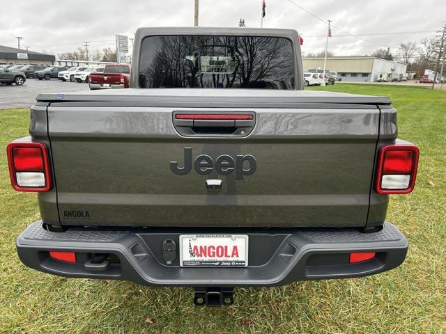 new 2025 Jeep Gladiator car, priced at $46,560