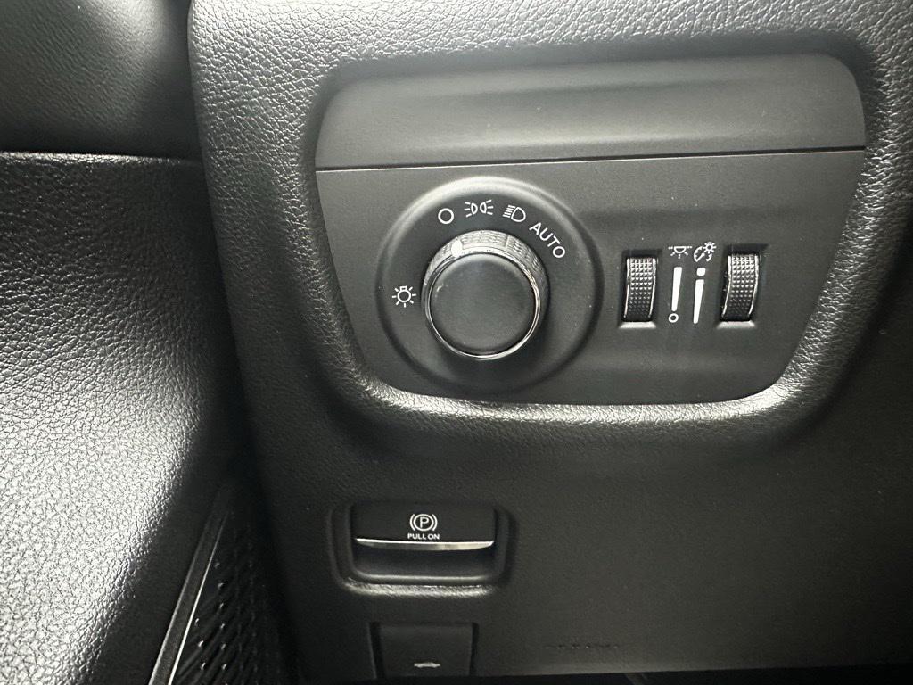 new 2025 Jeep Grand Cherokee car, priced at $46,135