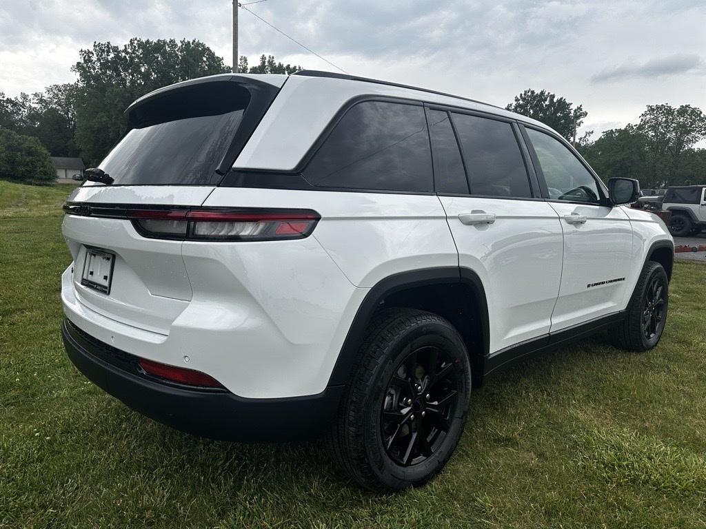 new 2025 Jeep Grand Cherokee car, priced at $46,135
