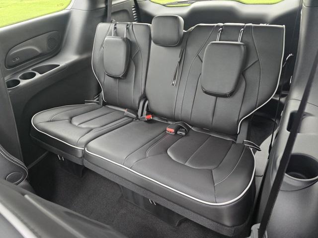 new 2025 Chrysler Pacifica Hybrid car, priced at $58,800