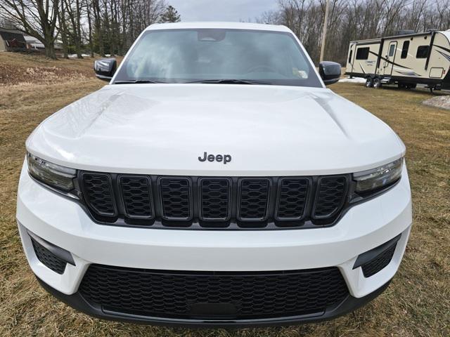 new 2025 Jeep Grand Cherokee car, priced at $45,935