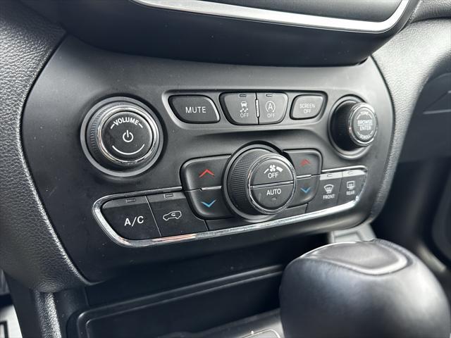 used 2022 Jeep Cherokee car, priced at $24,295